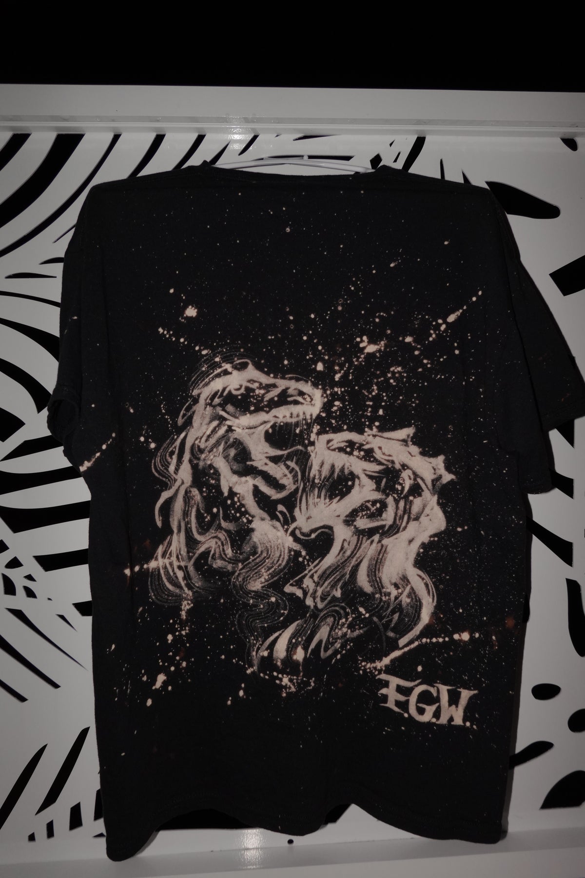 Bass Dino tee