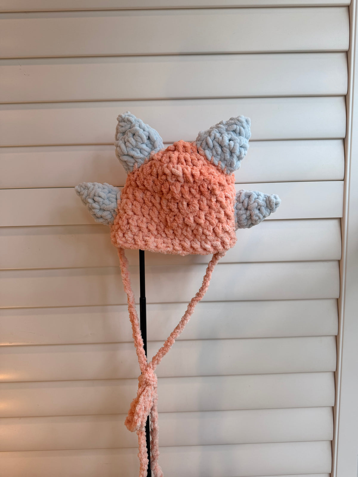 Peach Dino-flower