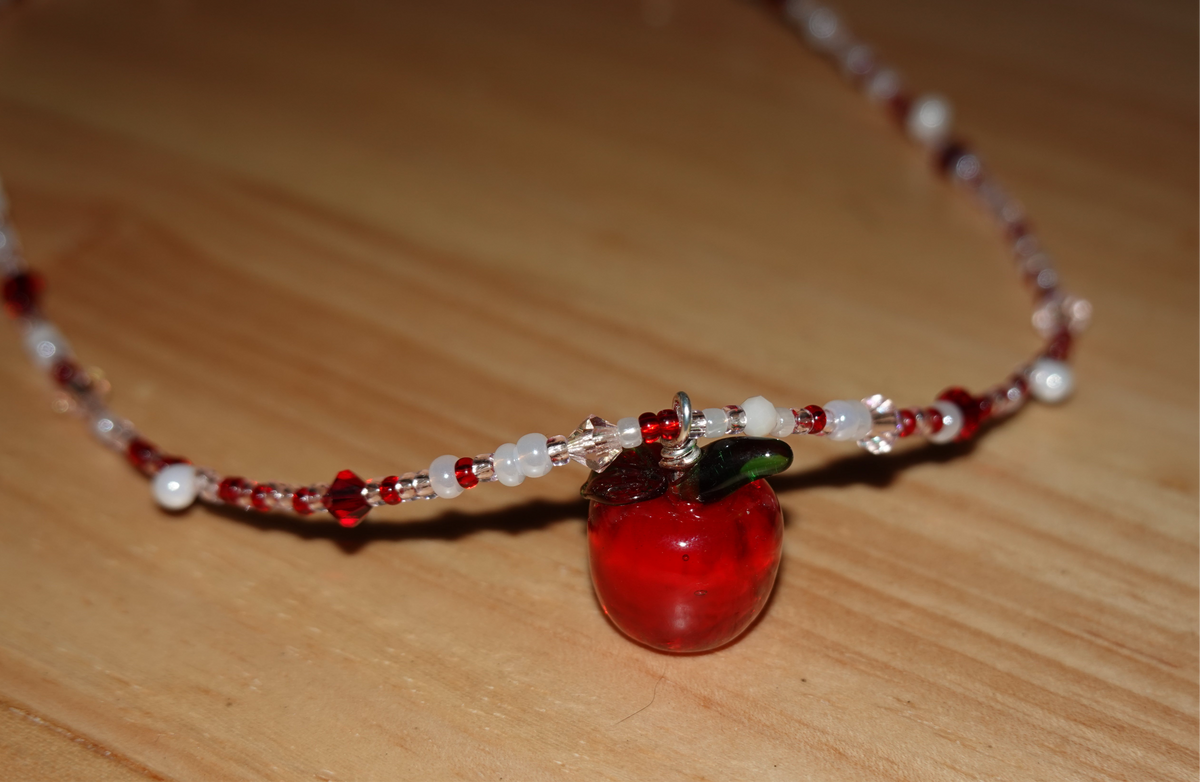 Appleberry necklace