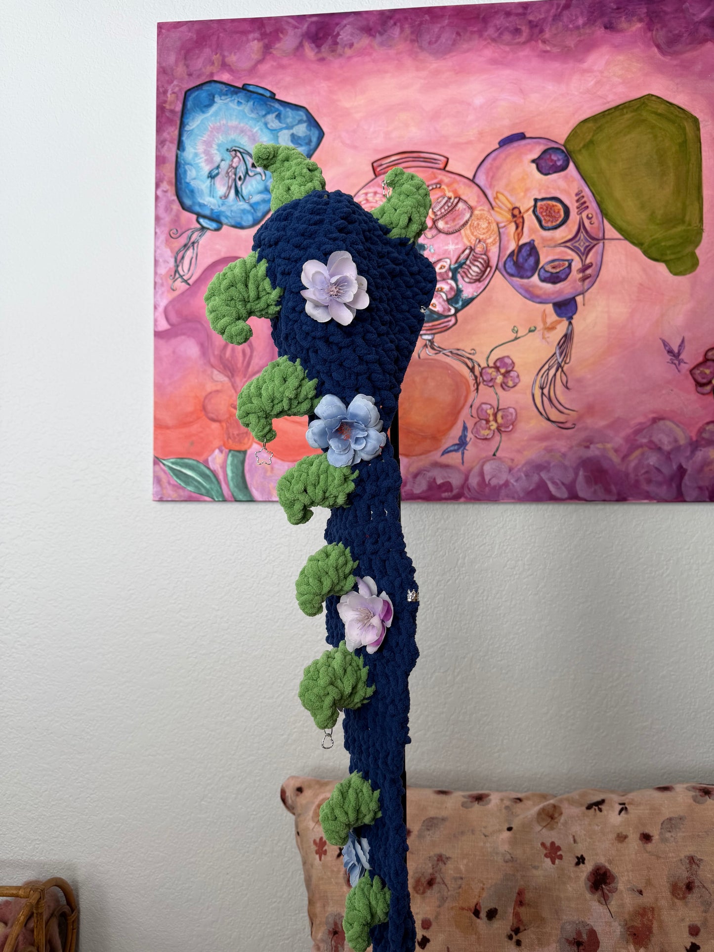 Electric garden dino-tail